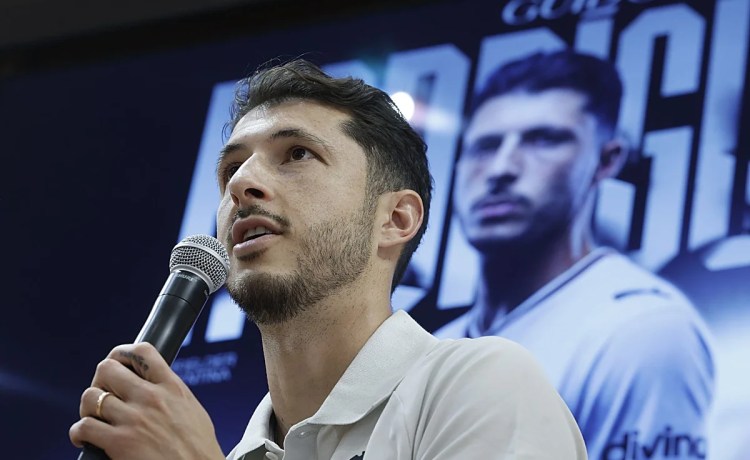 Guido Rodríguez, en su presentación con el Valencia: «Me pregunté dónde quiero estar y estuve tiempo analizándolo» Guido Rodríguez, en su presentación con el Valencia: «Me pregunté dónde quiero estar y estuve tiempo analizándolo»