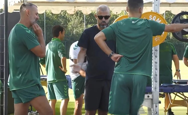 Ramón Alarcón y Manu Fajardo, un viaje exprés a la concentración del Betis Ramón Alarcón y Manu Fajardo, un viaje exprés a la concentración del Betis