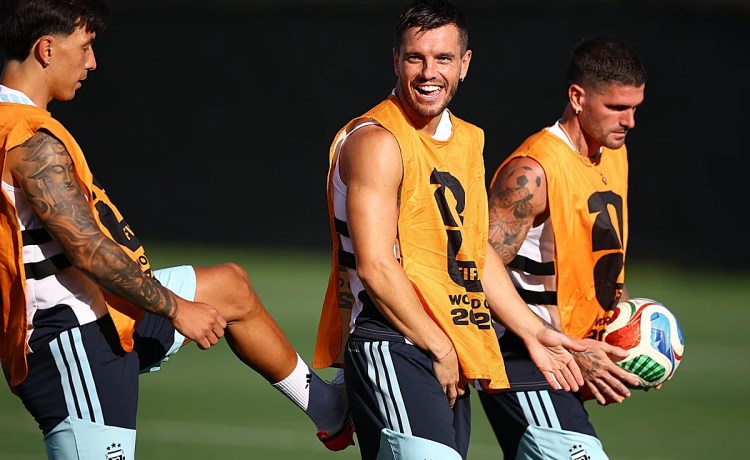 Lo Celso está en semifinales del Mundial y el Betis medita si le interesa o no aplazar su primera jornada de LaLiga Lo Celso está en semifinales del Mundial y el Betis medita si le interesa o no aplazar su primera jornada de LaLiga
