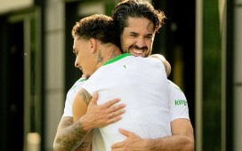 Antony hace suyo el reto de Isco de recuperar la forma en pretemporada Antony hace suyo el reto de Isco de recuperar la forma en pretemporada