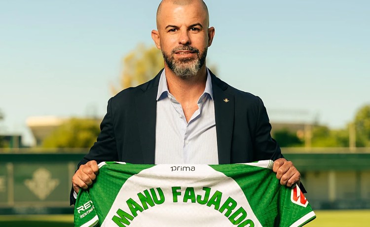 El Betis consolida a Manu Fajardo como un director deportivo de largo recorrido El Betis consolida a Manu Fajardo como un director deportivo de largo recorrido