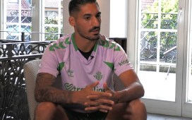 Álvaro Valles analiza su primer año en el Betis: «Fue clave no agobiarme y no meterme más presión» Álvaro Valles analiza su primer año en el Betis: «Fue clave no agobiarme y no meterme más presión»