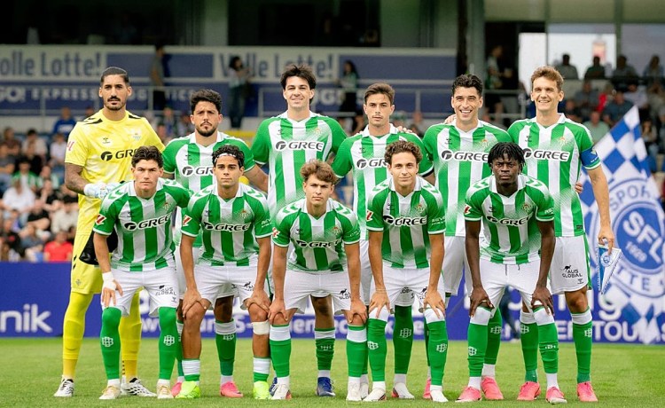 El Betis demora el préstamo de Petit, que sigue con cartel en el mercado El Betis demora el préstamo de Petit, que sigue con cartel en el mercado