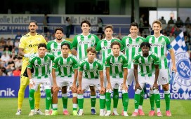 El Betis demora el préstamo de Petit, que sigue con cartel en el mercado El Betis demora el préstamo de Petit, que sigue con cartel en el mercado