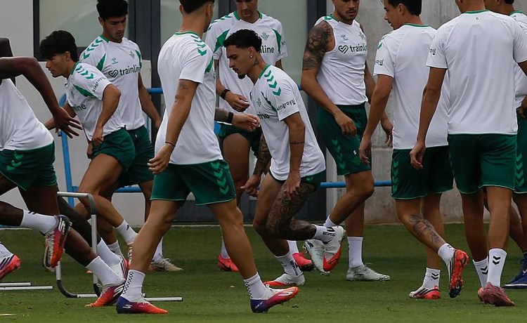 La fidelidad de Antony: «No me arrepiento en absoluto de haber fichado por el Betis» La fidelidad de Antony: «No me arrepiento en absoluto de haber fichado por el Betis»