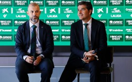 El Betis tranquiliza con Isco y deja la puerta abierta para Ceballos El Betis tranquiliza con Isco y deja la puerta abierta para Ceballos