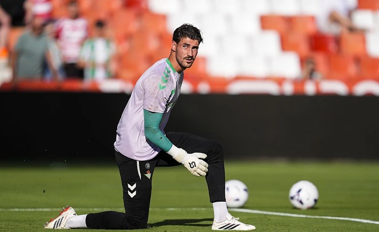 Diego Conde tuvo que ser sustituido tras un choque con Diego Llorente Diego Conde tuvo que ser sustituido tras un choque con Diego Llorente