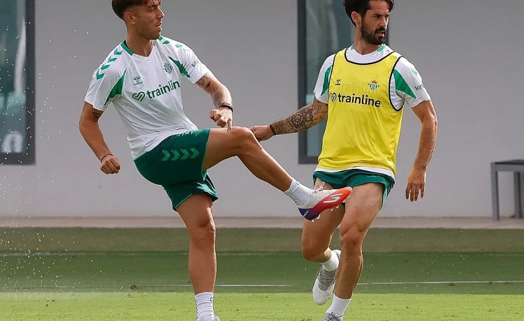 Isco empieza en el banquillo y podría tener sus primeros minutos ante el Almería Isco empieza en el banquillo y podría tener sus primeros minutos ante el Almería