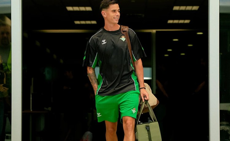 El Real Betis aterriza en Dublín para medirse al Arsenal El Real Betis aterriza en Dublín para medirse al Arsenal