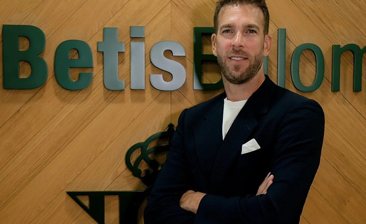 Adrián desempeñará labores de coordinación deportiva e institucional en la dirección deportiva del Betis Adrián desempeñará labores de coordinación deportiva e institucional en la dirección deportiva del Betis