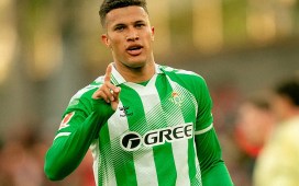 Deossa insiste en continuar y el Betis aparca el fichaje del mediocentro Deossa insiste en continuar y el Betis aparca el fichaje del mediocentro