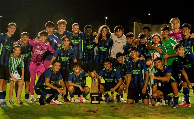 El Betis Deportivo se impone en LXX edición del Trofeo de La Bella El Betis Deportivo se impone en LXX edición del Trofeo de La Bella
