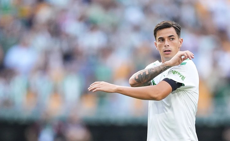 Valentín Gómez, la visita de su agente y los escenarios que maneja el Betis Valentín Gómez, la visita de su agente y los escenarios que maneja el Betis