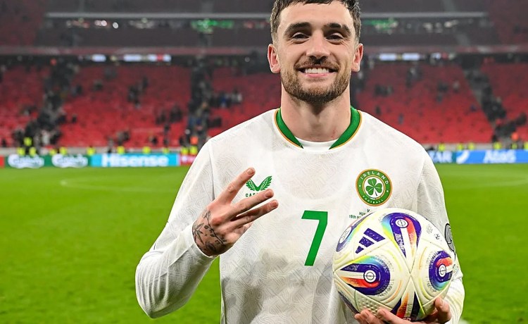 Troy Parrot también está en la lista de preferencias del Betis para la delantera Troy Parrot también está en la lista de preferencias del Betis para la delantera