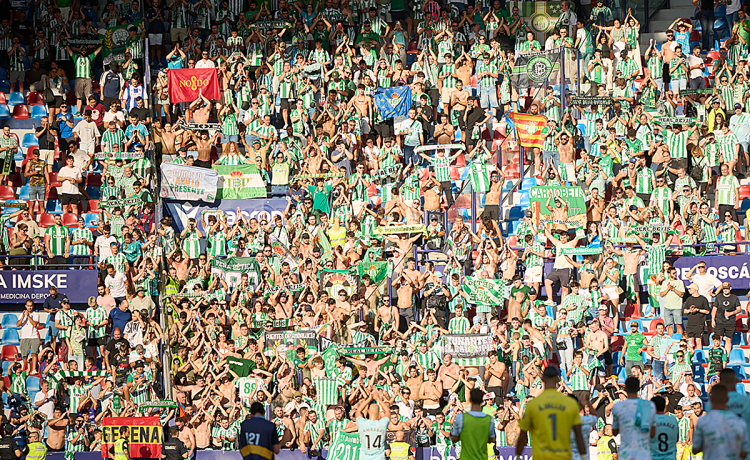 El Real Betis abre el plazo de solicitud de entradas para su visita al Ciutat de València El Real Betis abre el plazo de solicitud de entradas para su visita al Ciutat de València