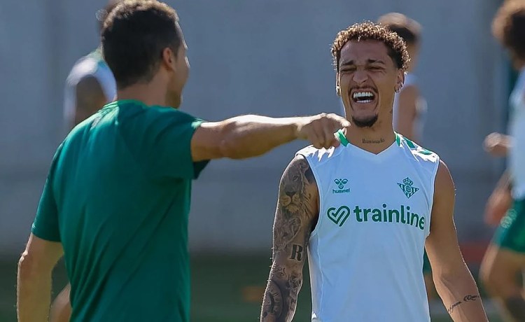 El Betis rechaza un acercamiento de más de 50 millones por Antony El Betis rechaza un acercamiento de más de 50 millones por Antony