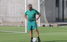 Pellegrini: «Deossa tiene condiciones para ser delantero» Pellegrini: «Deossa tiene condiciones para ser delantero»