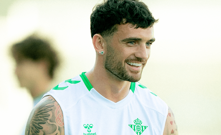 Troy Parrott ya conoce a sus compañeros y podría debutar en Mestalla con el Betis Troy Parrott ya conoce a sus compañeros y podría debutar en Mestalla con el Betis