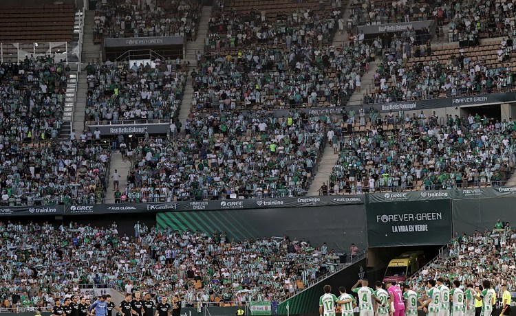 El Betis se disculpa con sus aficionados por las incidencias que se dieron el viernes en el acceso a La Cartuja El Betis se disculpa con sus aficionados por las incidencias que se dieron el viernes en el acceso a La Cartuja