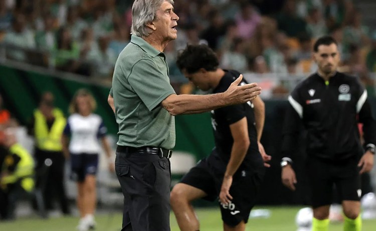 Pellegrini desempata y el Betis consigue su cuarta victoria en los siete ‘debuts’ ligueros del chileno Pellegrini desempata y el Betis consigue su cuarta victoria en los siete ‘debuts’ ligueros del chileno