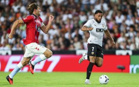 El Valencia espera al Betis en Mestalla tras estrenarse con empate y pitos El Valencia espera al Betis en Mestalla tras estrenarse con empate y pitos
