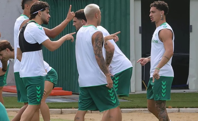 Abde seguirá de baja para el Valencia – Betis: «Hace parte del trabajo pero sigue sin estar en condiciones de ser citado» Abde seguirá de baja para el Valencia – Betis: «Hace parte del trabajo pero sigue sin estar en condiciones de ser citado»