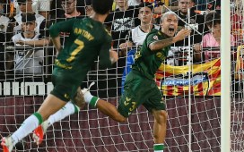 El orgullo de los padres de Pablo García tras su primer gol con el Betis: «Ya me puedo morir tranquilo» El orgullo de los padres de Pablo García tras su primer gol con el Betis: «Ya me puedo morir tranquilo»