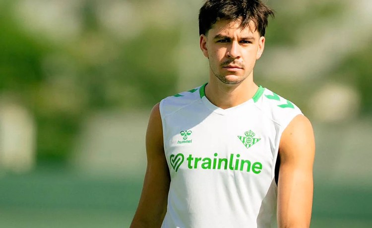 El Betis se plantea la venta de Petit para recuperar la inversión El Betis se plantea la venta de Petit para recuperar la inversión