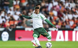 El Betis no prevé reforzar el centro del campo si no hay salidas en esa zona El Betis no prevé reforzar el centro del campo si no hay salidas en esa zona