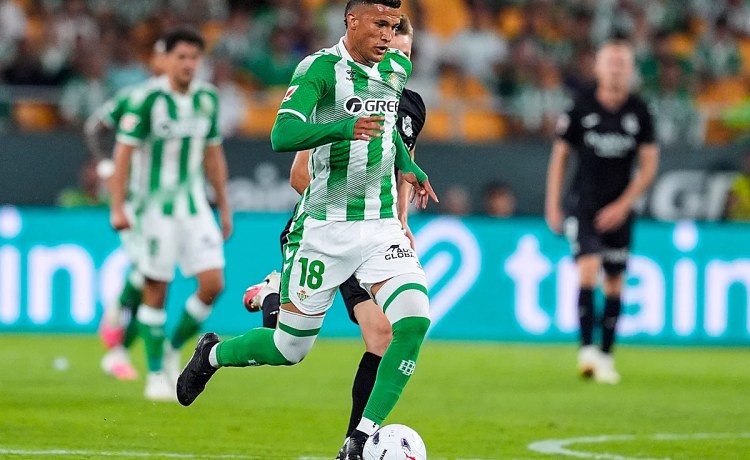 Deossa expresa su voluntad de seguir en el Betis: «Mi intención está clara» Deossa expresa su voluntad de seguir en el Betis: «Mi intención está clara»