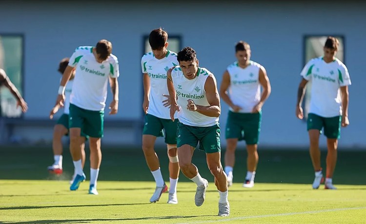 Abde vuelve a una convocatoria que cuenta con la ausencia de Junior Abde vuelve a una convocatoria que cuenta con la ausencia de Junior