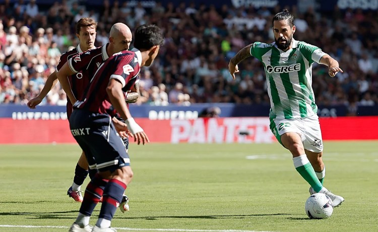 Isco: «Ha sido un día negro, cuando regalas tanto en la élite se hace imposible» Isco: «Ha sido un día negro, cuando regalas tanto en la élite se hace imposible»