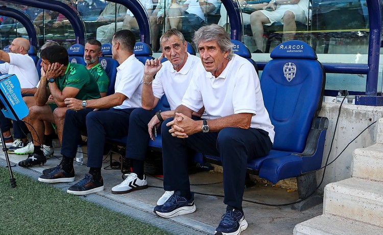 Pellegrini, tras la derrota con el Levante: «Fuimos un desastre defendiendo» Pellegrini, tras la derrota con el Levante: «Fuimos un desastre defendiendo»