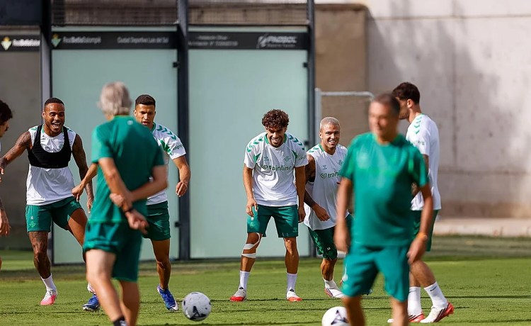El Betis se «protege» ante el creciente interés por Abde al filo del cierre del mercado El Betis se «protege» ante el creciente interés por Abde al filo del cierre del mercado