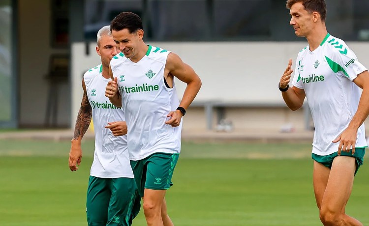 El Betis, abierto a una posible salida de Fidalgo antes del cierre del mercado El Betis, abierto a una posible salida de Fidalgo antes del cierre del mercado