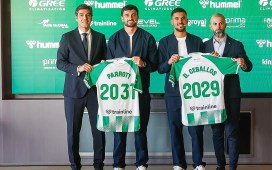 Ángel Haro responde a las críticas: «No compro el derrotismo en el Betis en el que estamos» Ángel Haro responde a las críticas: «No compro el derrotismo en el Betis en el que estamos»