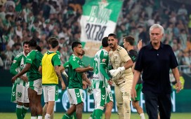 El impresionante «Betis, Betis» de la Cartuja tras el 1-0 ante el Madrid El impresionante «Betis, Betis» de la Cartuja tras el 1-0 ante el Madrid
