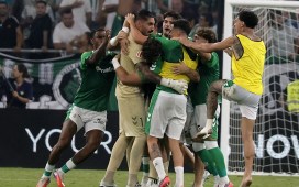 Ni pivote ni dudas, el Betis de Pellegrini hace morder el polvo a Mourinho Ni pivote ni dudas, el Betis de Pellegrini hace morder el polvo a Mourinho