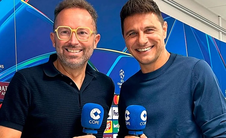 Joaquín, convencido de que este Betis tiene mejor plantilla que el año pasado: «Desde nuestro punto de vista, sí» Joaquín, convencido de que este Betis tiene mejor plantilla que el año pasado: «Desde nuestro punto de vista, sí»