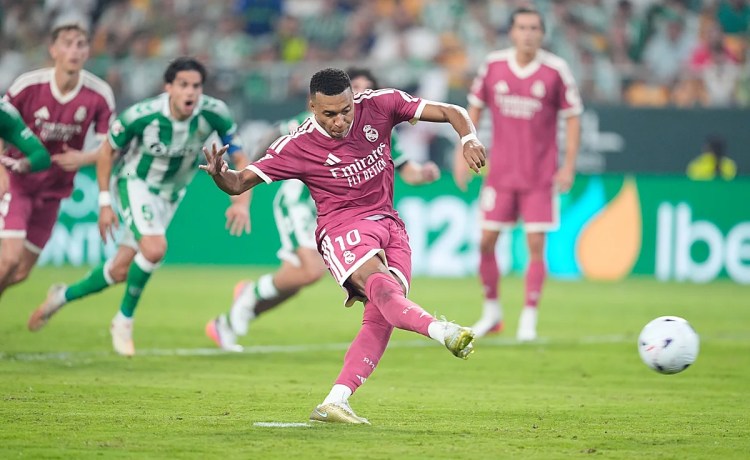 El CTA avala a Bartra en el penalti de Mbappé: «No comete ninguna infracción» El CTA avala a Bartra en el penalti de Mbappé: «No comete ninguna infracción»