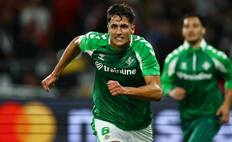 Facundo Bernal y la confianza de Pellegrini: «Me da el apoyo y la moral para hacer lo correcto en el campo» Facundo Bernal y la confianza de Pellegrini: «Me da el apoyo y la moral para hacer lo correcto en el campo»