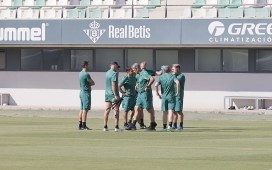 Pellegrini: «No podría decir cuántos años más me veo como entrenador; estoy feliz en el Betis» Pellegrini: «No podría decir cuántos años más me veo como entrenador; estoy feliz en el Betis»