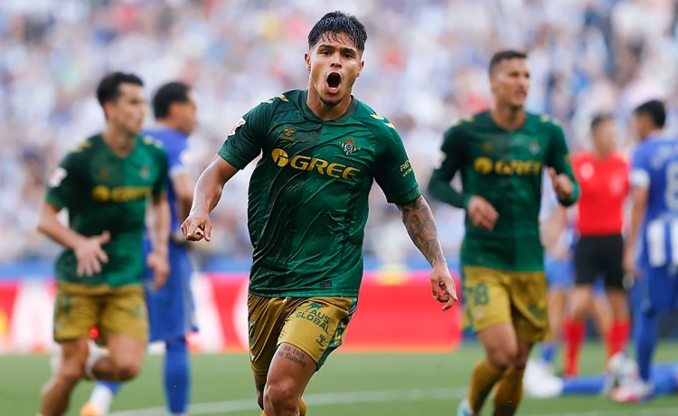 Cucho Hernández: «Al nivel que estamos ahora, un empate en un campo tan difícil como este nos sabe a poco» Cucho Hernández: «Al nivel que estamos ahora, un empate en un campo tan difícil como este nos sabe a poco»