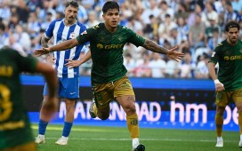 Cucho ya iguala a Parrott en el anuncio de la positiva competencia en la delantera del Betis Cucho ya iguala a Parrott en el anuncio de la positiva competencia en la delantera del Betis