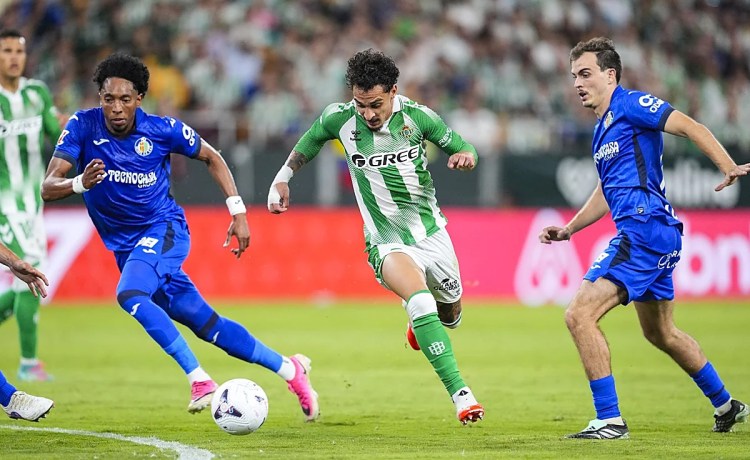 Los jugadores de campo que han participado en todos los partidos del Betis antes del parón Los jugadores de campo que han participado en todos los partidos del Betis antes del parón