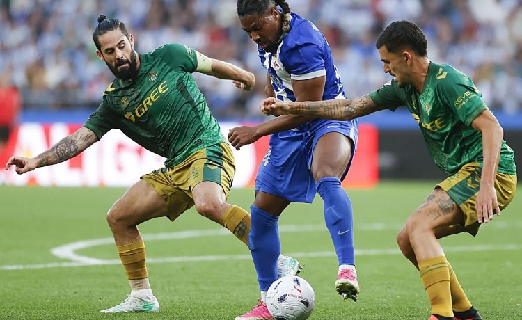La conexión entre Ceballos e Isco aún debe crecer en el Betis La conexión entre Ceballos e Isco aún debe crecer en el Betis