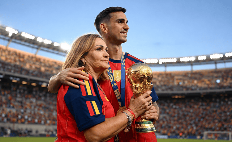 Fabián y el Balón de Oro: «Soy el jugador que más títulos ha ganado pero la campaña la dejo para los demás» Fabián y el Balón de Oro: «Soy el jugador que más títulos ha ganado pero la campaña la dejo para los demás»