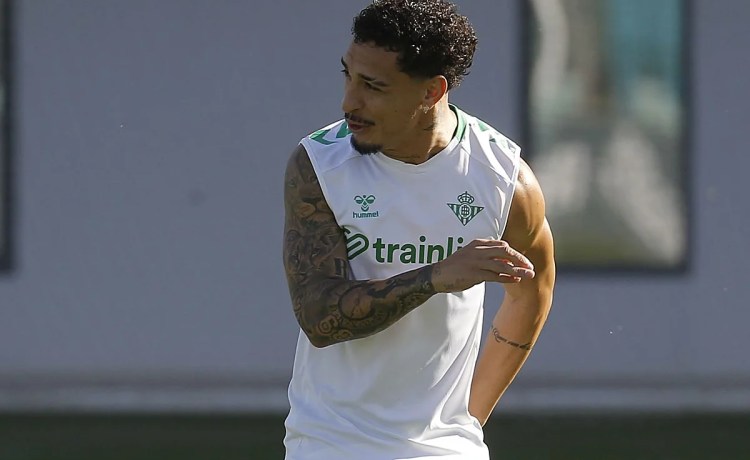 Antony deja atrás la lesión de pubis: «Ahora puedo jugar sin pastillas» Antony deja atrás la lesión de pubis: «Ahora puedo jugar sin pastillas»