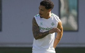 Antony deja atrás la lesión de pubis: «Ahora puedo jugar sin pastillas» Antony deja atrás la lesión de pubis: «Ahora puedo jugar sin pastillas»