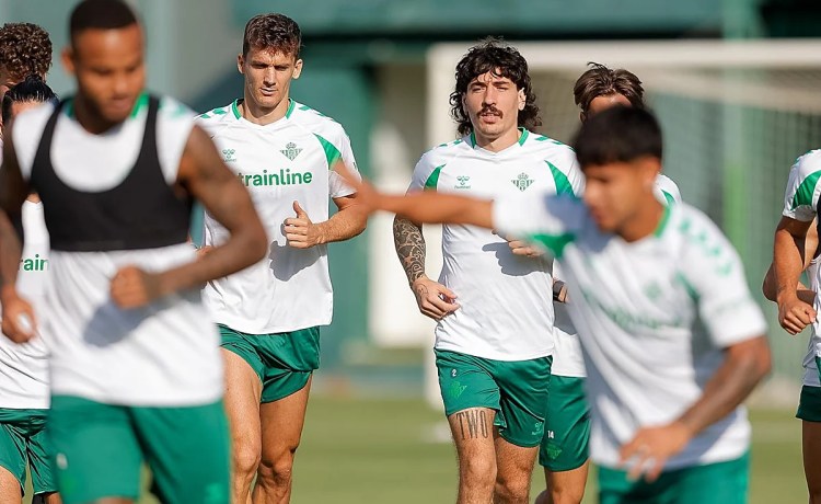 Bellerín y la opción de haber sido actor en ‘La bola negra’: «Me parecía intrusismo laboral» Bellerín y la opción de haber sido actor en ‘La bola negra’: «Me parecía intrusismo laboral»